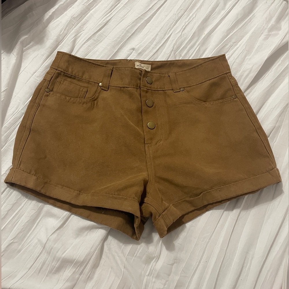 HOLLISTER faux suede tan shorts